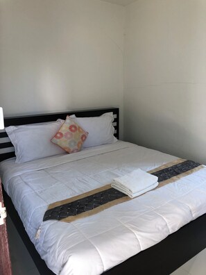 Standard Room | Desk, blackout curtains, free WiFi - The Wish Residence (Udon Thani)