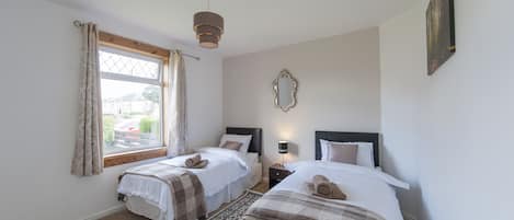 Family Apartment, 2 Bedrooms, Ground Floor | 1 bedroom, premium bedding, iron/ironing board, free cots/infant beds