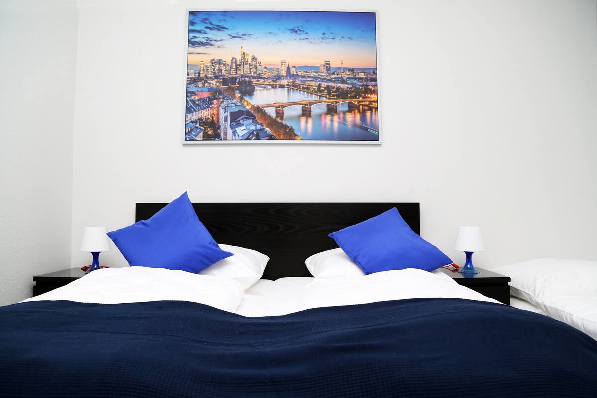 Chambre Triple | Bureau, fer et planche à repasser, Wi-Fi gratuit, draps fournis