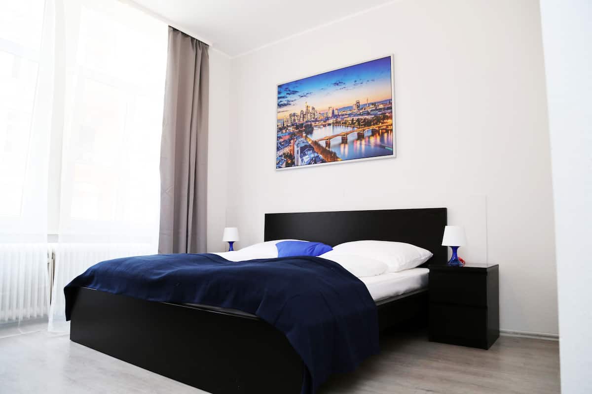 Chambre Double Standard | Bureau, fer et planche à repasser, Wi-Fi gratuit, draps fournis