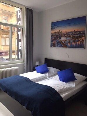 Standard Double Room - Main Hotel Frankfurt City (Frankfurt)