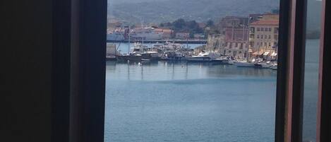 Habitación con 1 cama matrimonial o 2 individuales, vista al mar, frente al mar | Vista desde la habitación