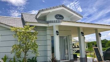 Fachada de la propiedad