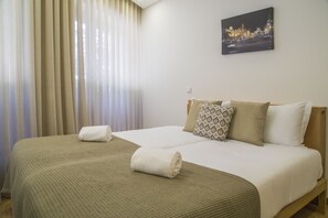 Superior Apartment, 2 Bedrooms | 2 bedrooms, iron/ironing board, free cribs/infant beds, free WiFi - Spot Apartments Trindade (Porto)