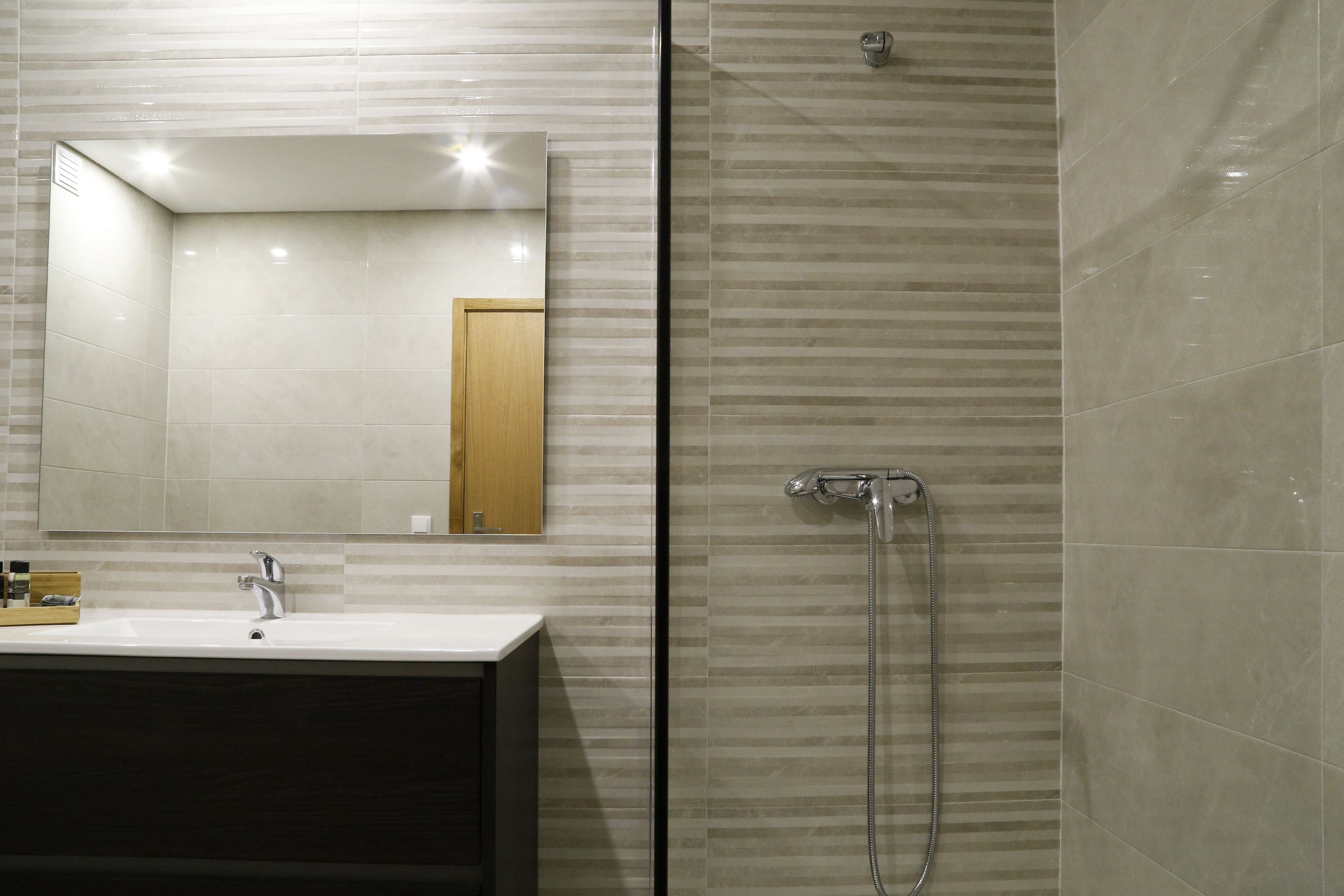 superior apartment, 2 bedrooms | bathroom | shower, hair dryer, bidet, towels