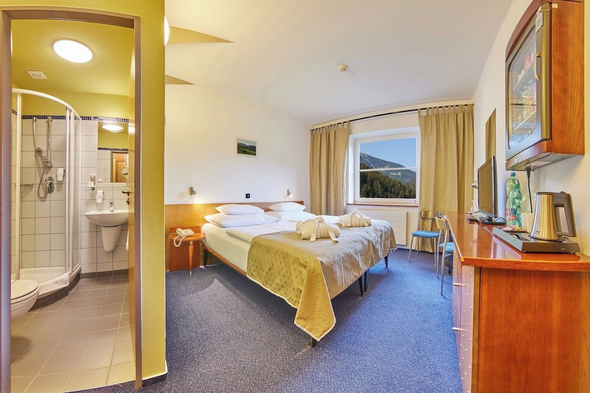 minibar, in-room safe, desk, blackout curtains