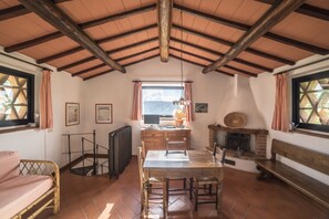 Desk, blackout drapes, free WiFi, bed sheets - Agriturismo La Sala (Greve in Chianti)