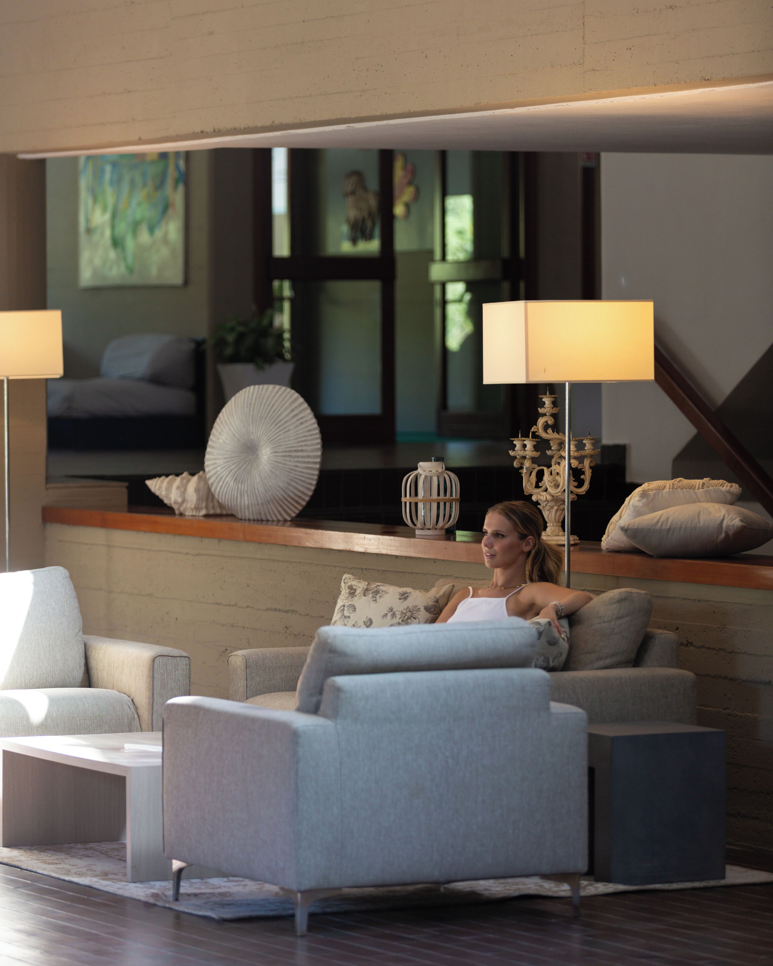 Coin salon dans le hall