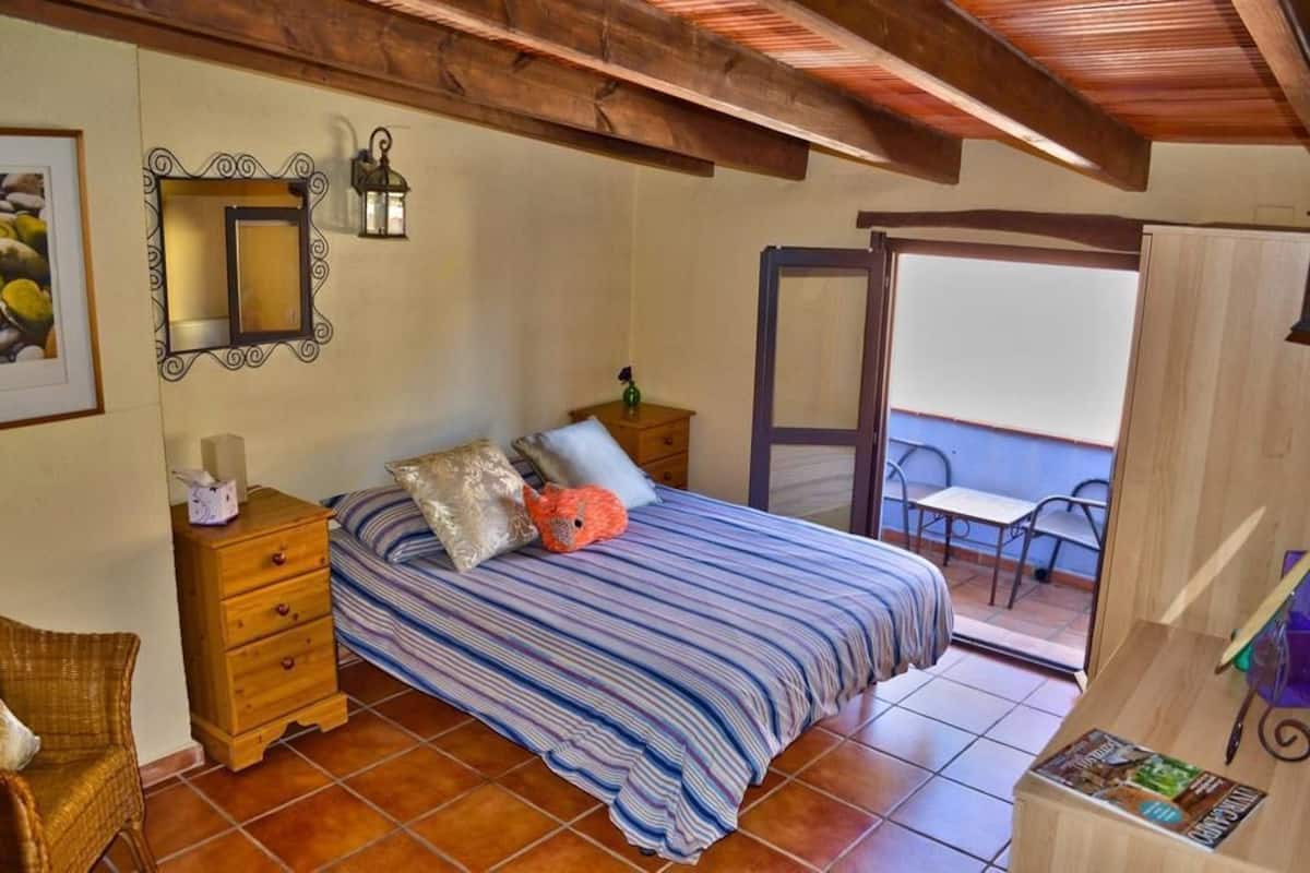 Habitación doble superior, 1 cama matrimonial, Terraza | Cortinas blackout, tabla de planchar con plancha y wifi gratis