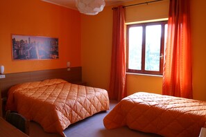 Premium bedding, in-room safe, desk, soundproofing - Hotel Residence Memmina (Frosinone)