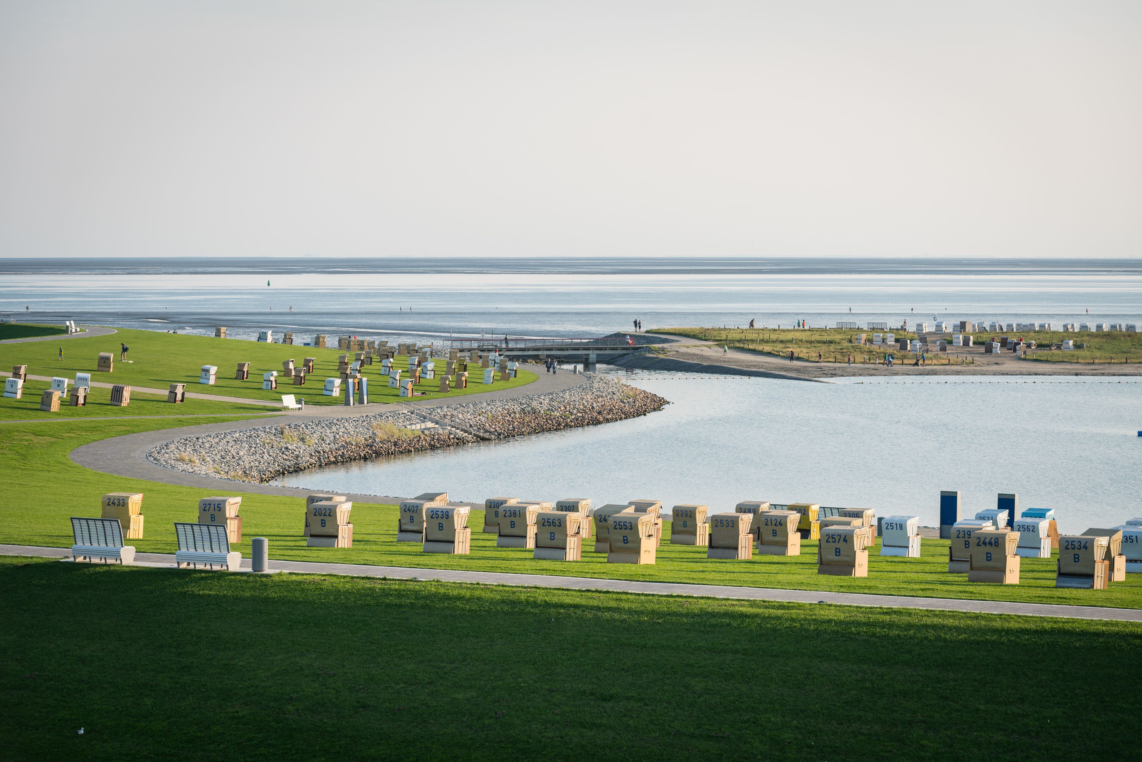 Beach nearby, beach yoga, beach volleyball, beach bar