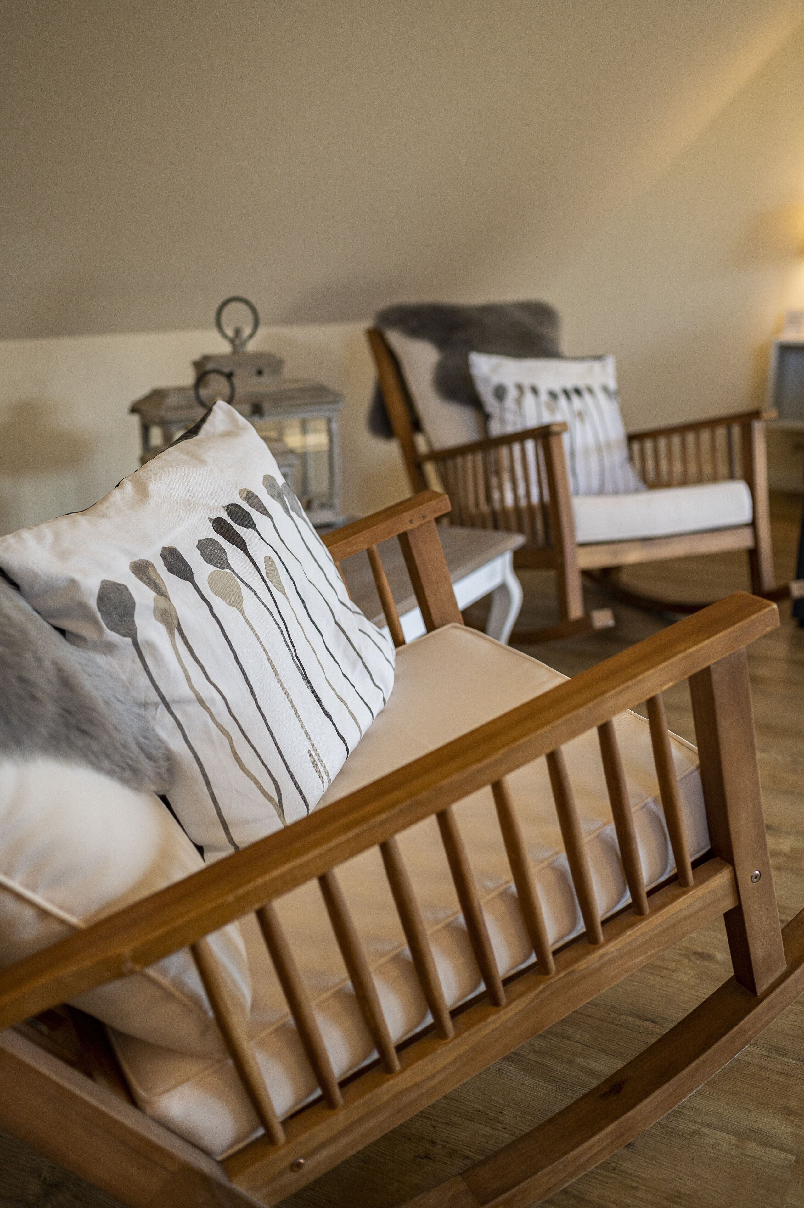 deluxe junior suite, 1 bedroom, balcony | living area | flat-screen tv