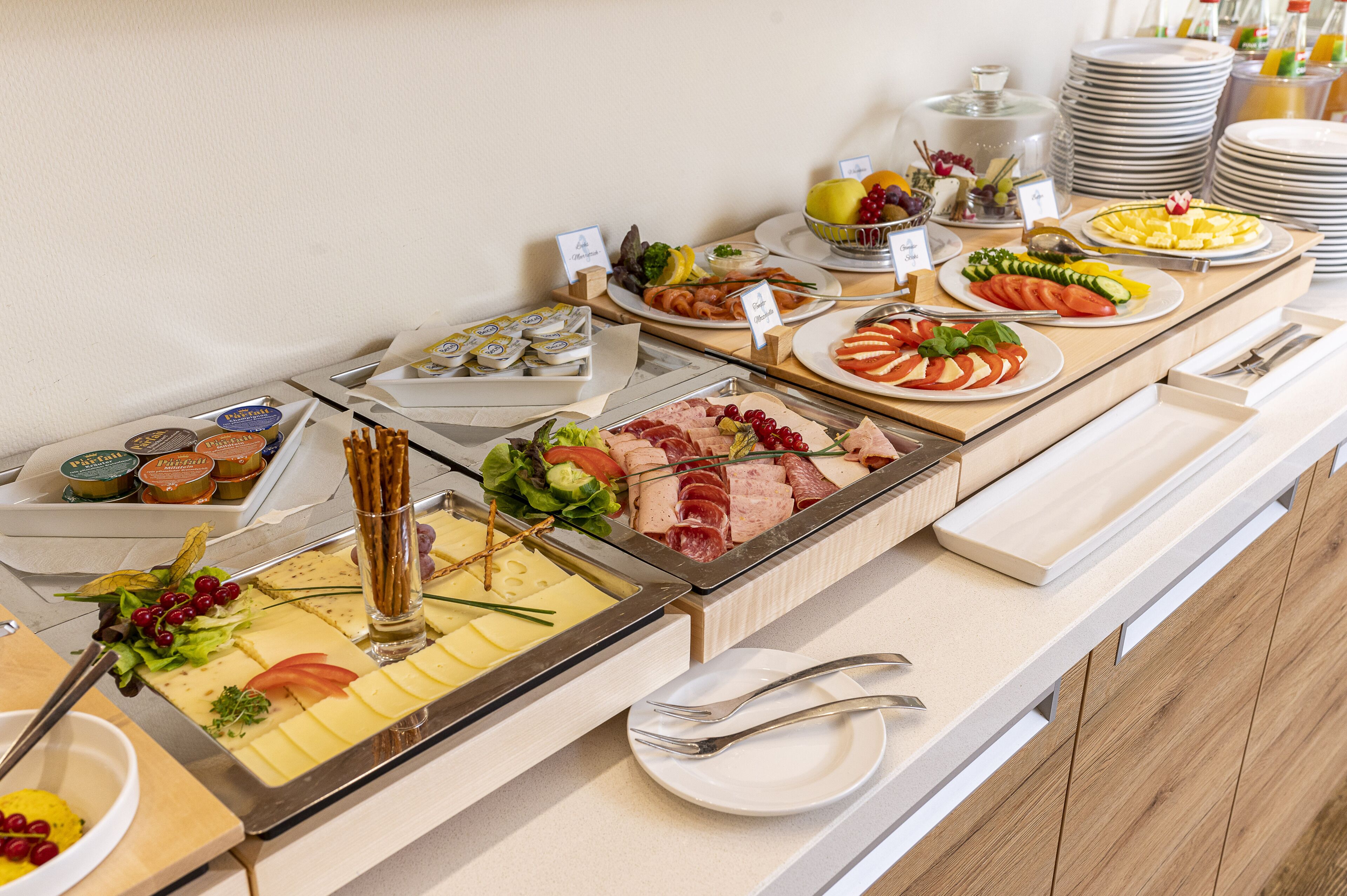 Frokostbuffé hver dag (mot et tillegg)