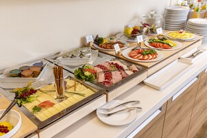 Desayuno buffet todos los días (con cargo)