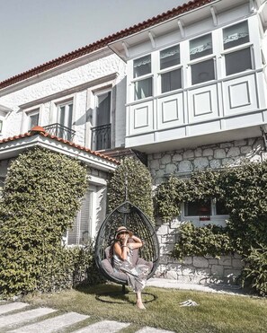 Front of property - Eritrina Otel (Cesme)