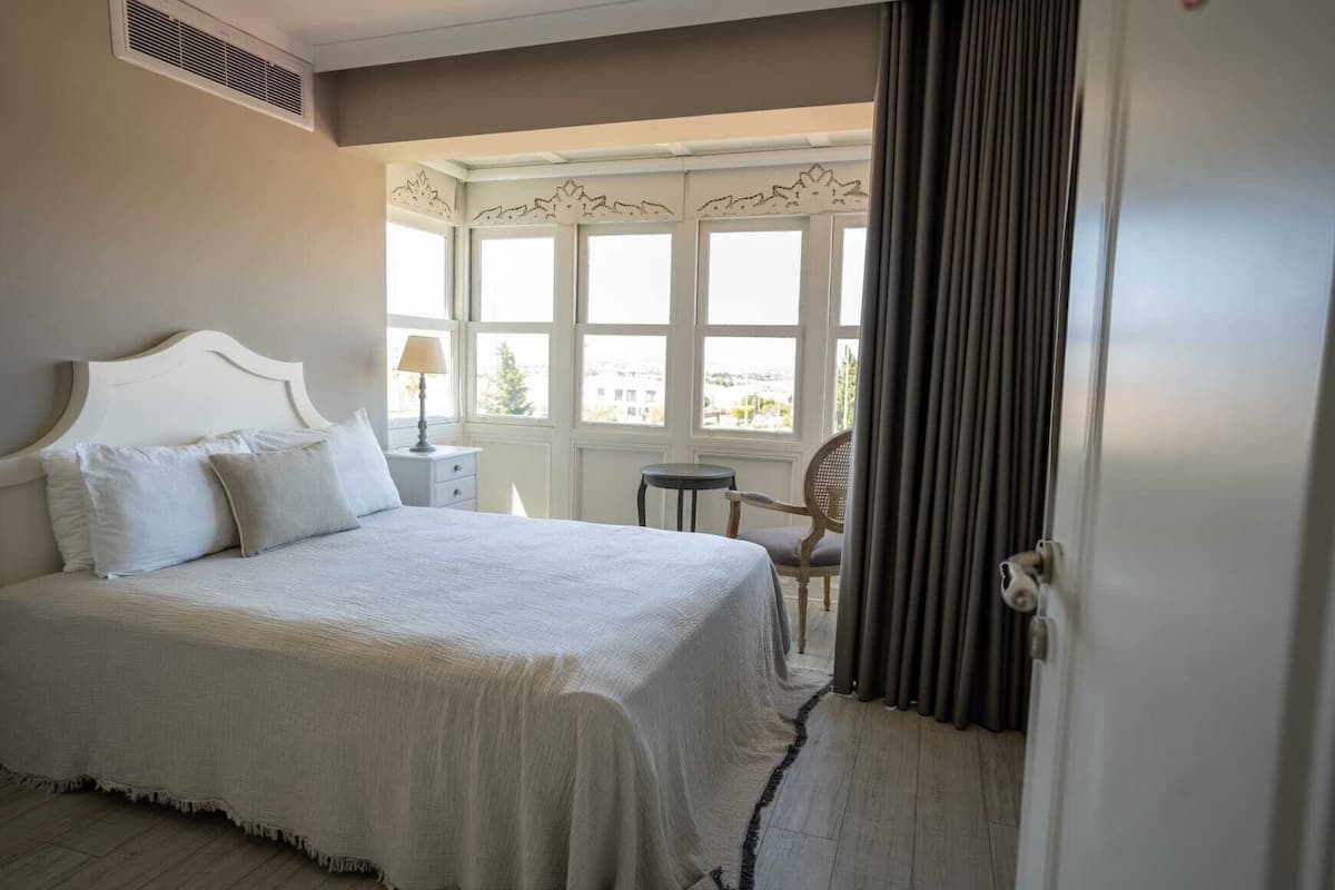 deluxe room, 1 queen bed | view from room