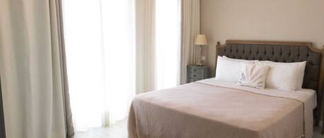 Zimmer | Hochwertige Bettwaren, Minibar, Zimmersafe, Schreibtisch