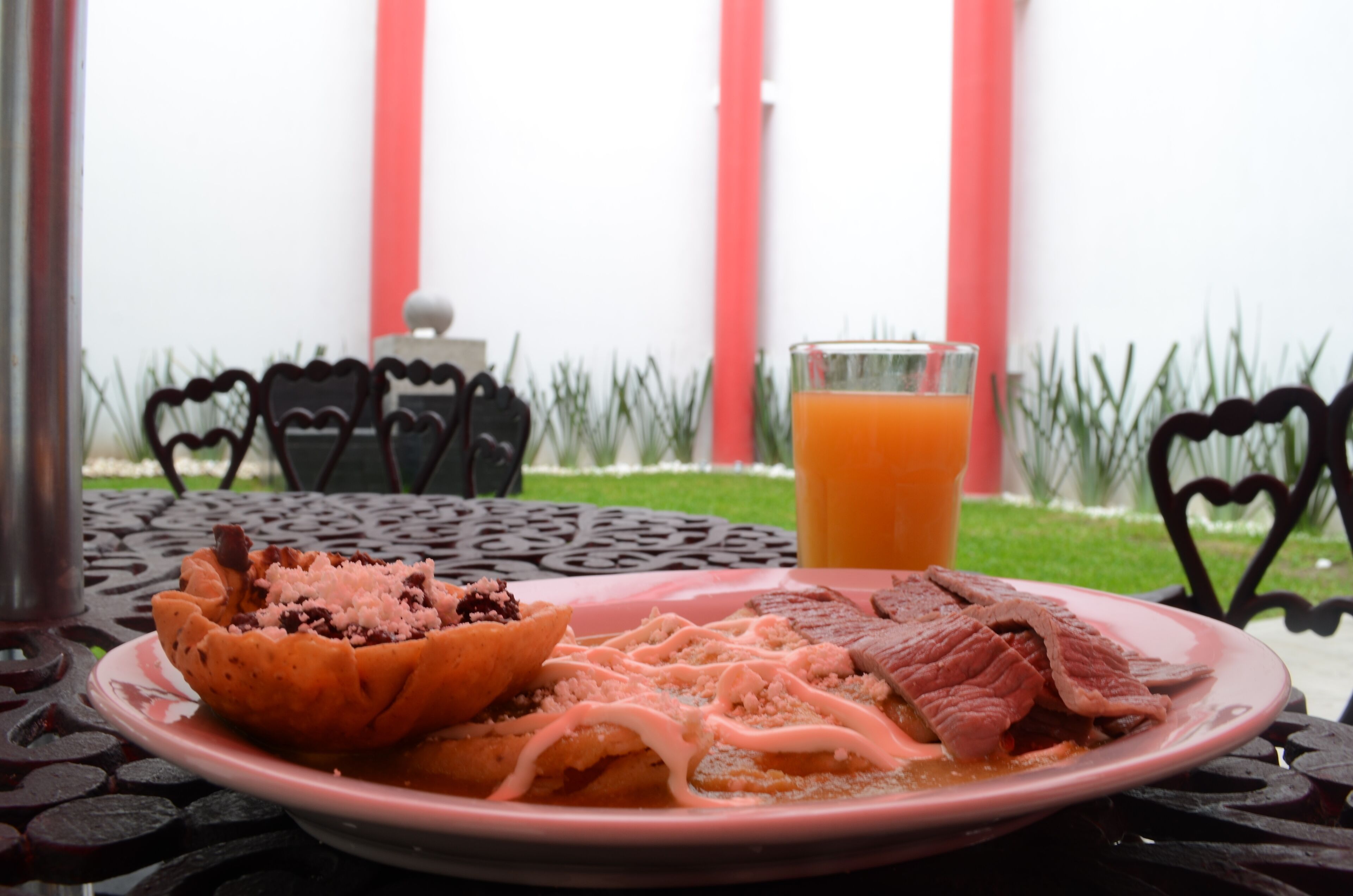 Desayuno a la carta todos los días (con cargo)