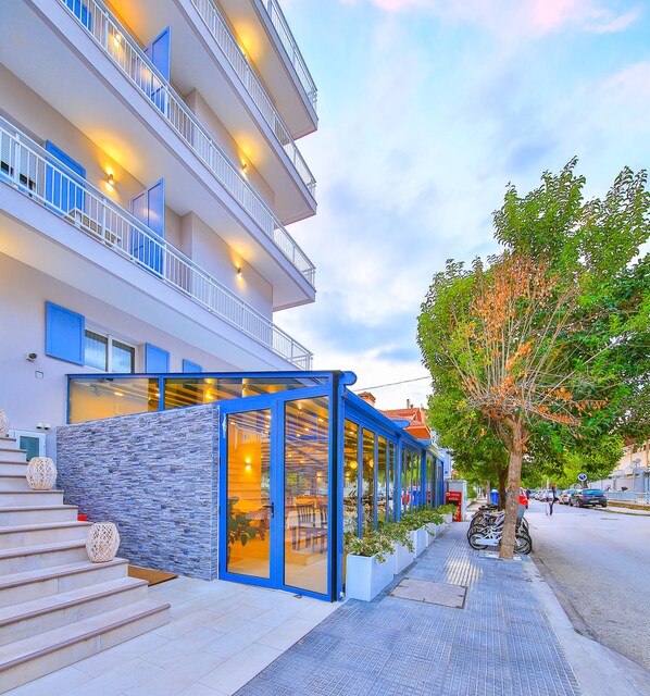 Property entrance - Dias Hotel (Alexandroupoli)