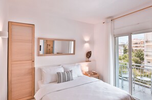 Double Room, Balcony