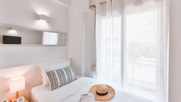 Chambre avec lits jumeaux, balcon | Minibar, coffres-forts dans les chambres, fer et planche à repasser