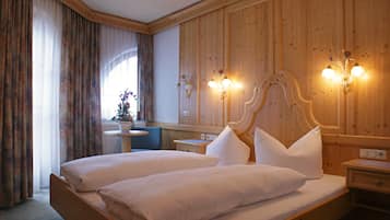 Apartment, 1 Bedroom (Aurikel) | 1 bedroom, in-room safe, free WiFi, bed sheets