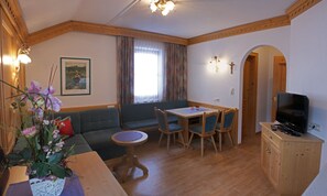 Lägenhet - 1 sovrum (Azalee) | 1 sovrum, värdeförvaringsskåp på rummet, gratis wi-fi och sängkläder