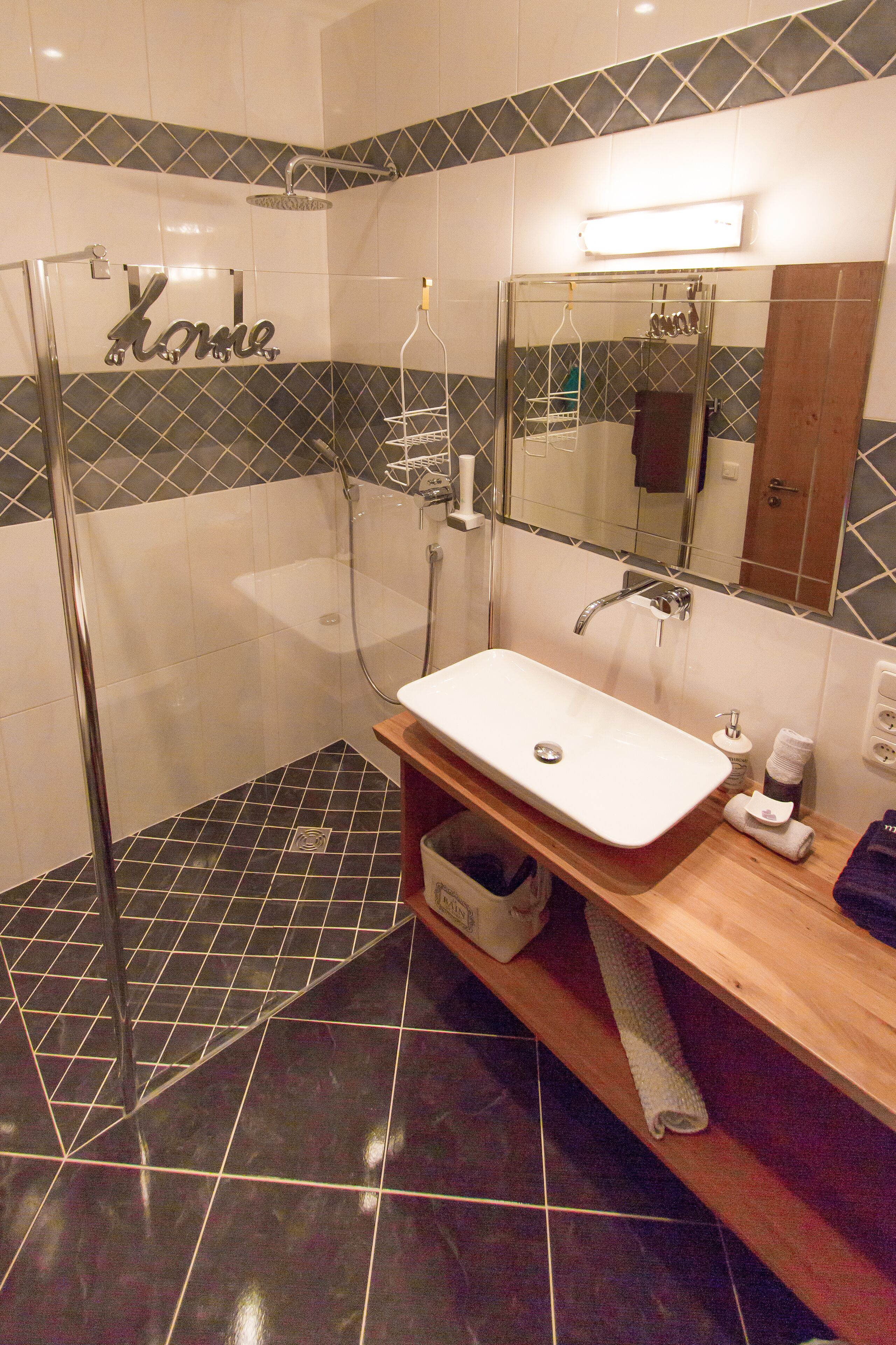 comfort double room single use, balcony | bathroom | shower, hair dryer, towels