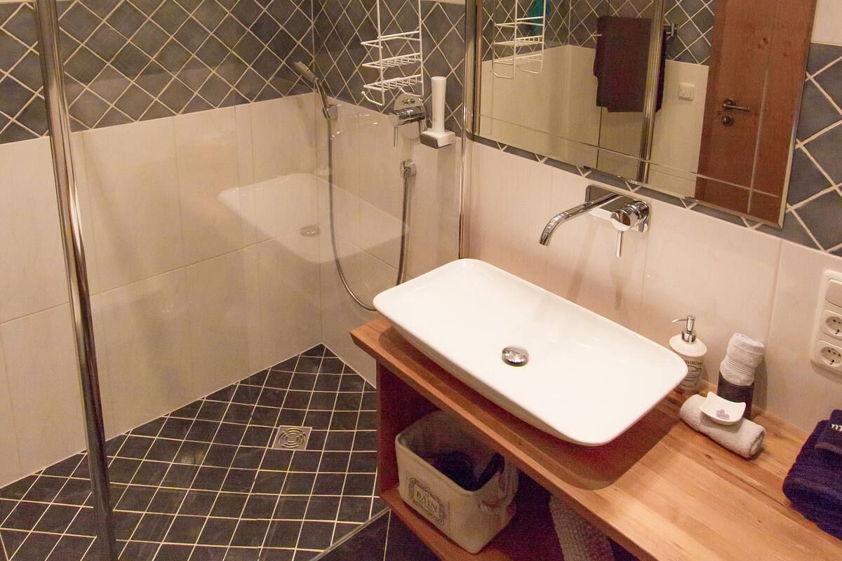 comfort double room single use, balcony | bathroom | shower, hair dryer, towels