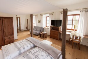 Schallisolierte Zimmer, Babybetten, Zustellbetten, kostenloses WLAN