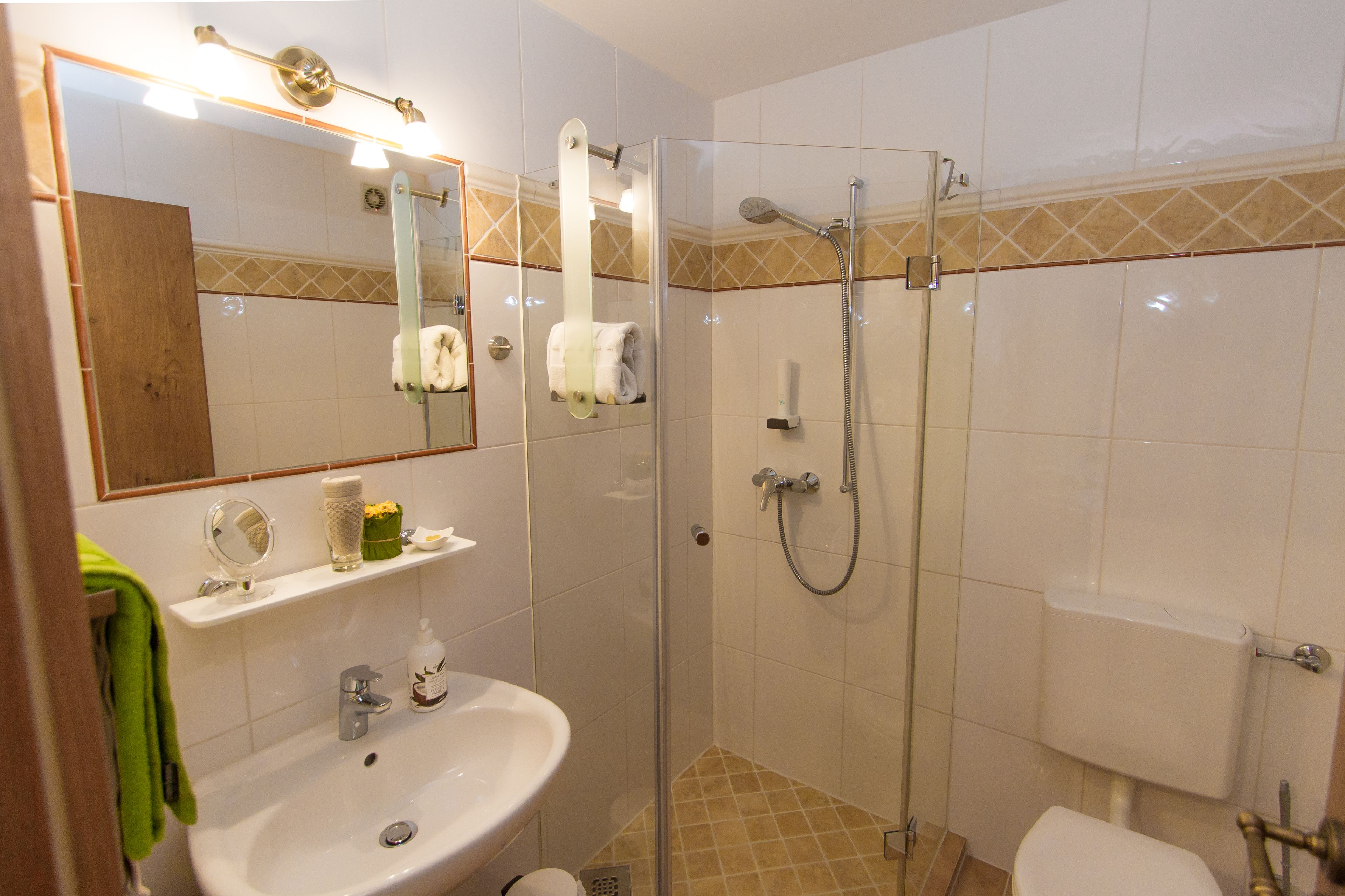 comfort double room, balcony | bathroom | shower, hair dryer, towels