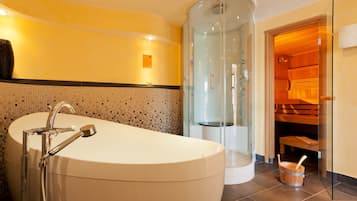 Deluxe Suite, 2 Bedrooms, Non Smoking, Sauna | Bathroom