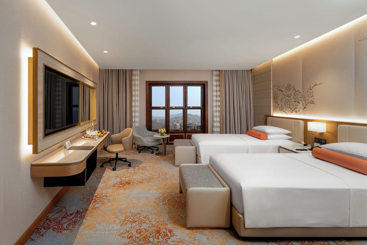 Premium bedding, minibar, in-room safe, desk