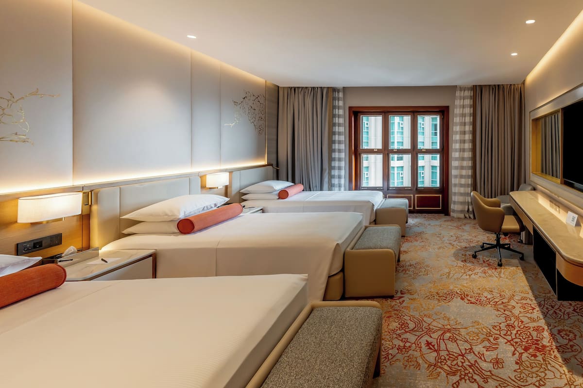 Premium bedding, minibar, in-room safe, desk