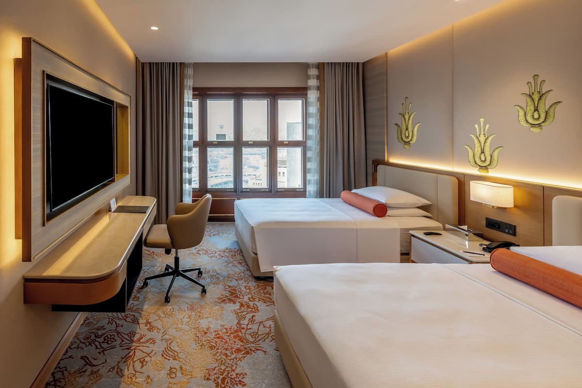 Premium bedding, minibar, in-room safe, desk