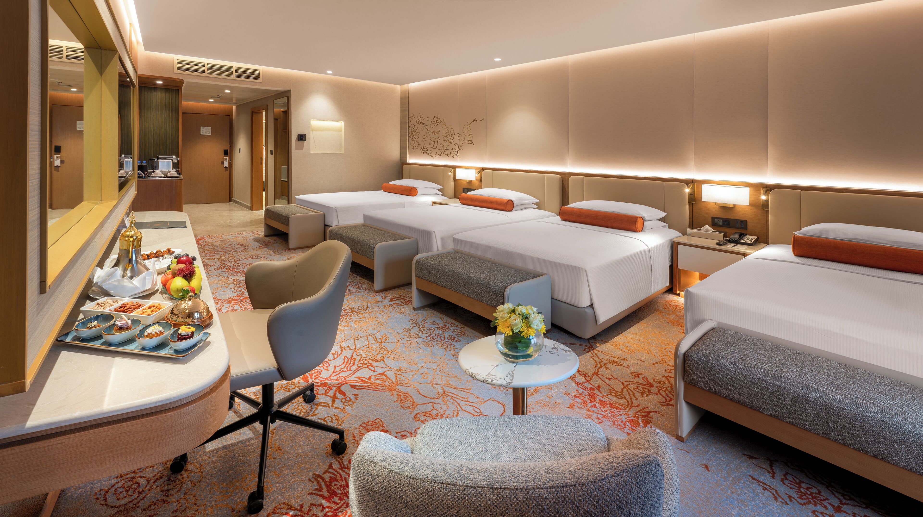 Sengetøy av topp kvalitet, minibar, safe på rommet og skrivebord