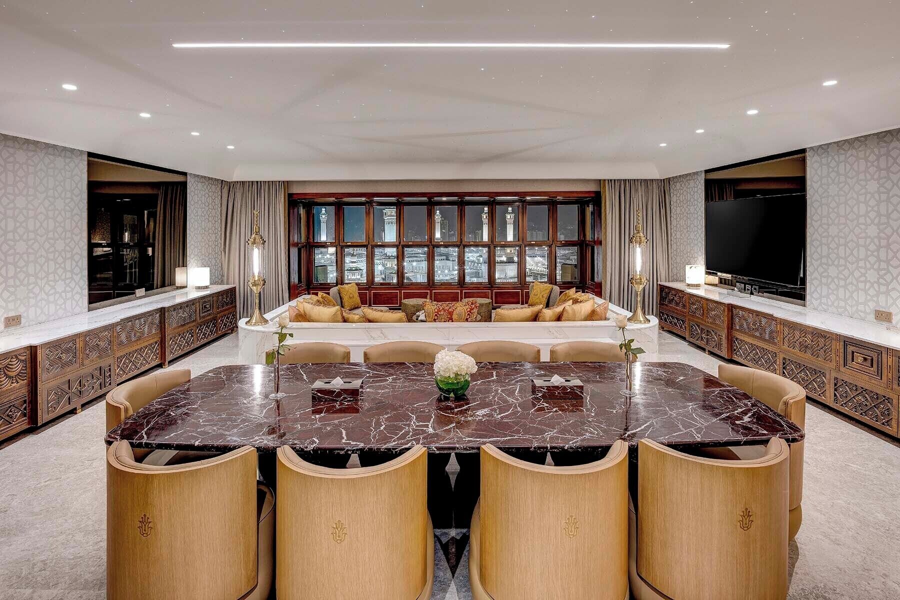 Luxury Suite Partial Kaaba View with Living Room\-VIP Lounge Access | Vardagsrum | 37-tums LCD-tv med satellitkanaler och tv