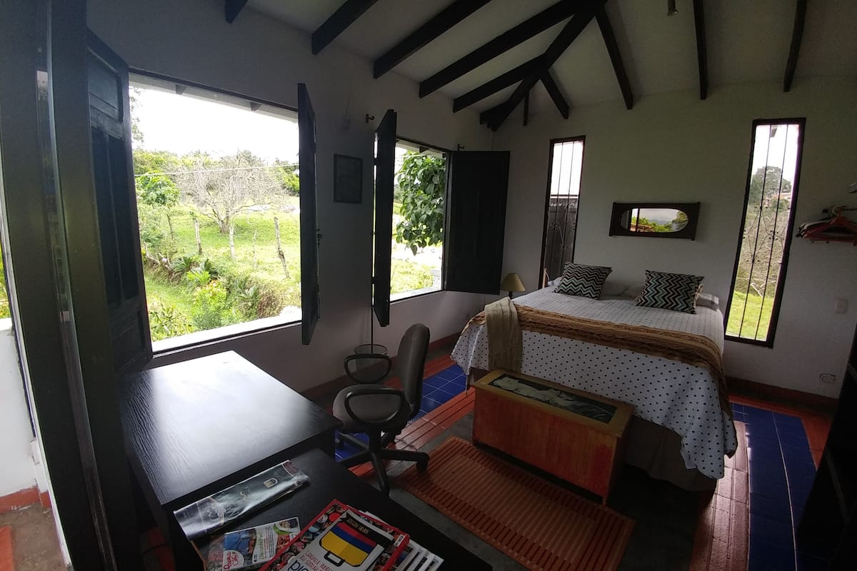 Superior Room, 1 Queen Bed, Balcony, Mountain View | 2 bedrooms, iron/ironing board, free WiFi, bed sheets