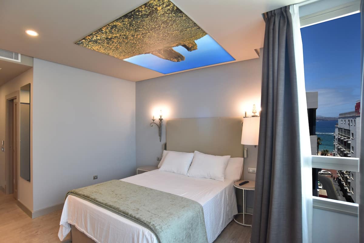 In-room safe, desk, laptop workspace, blackout drapes