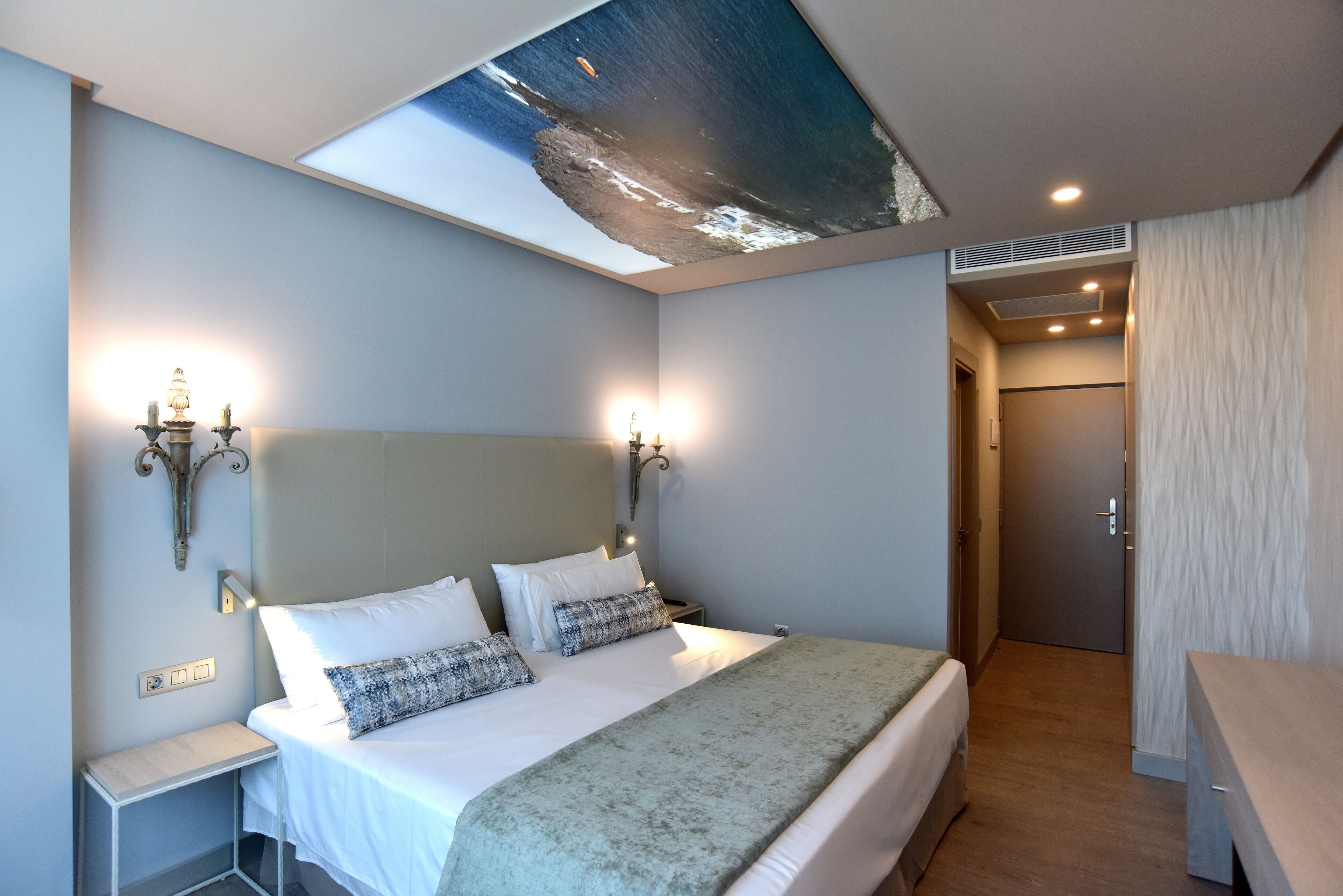 1 bedroom, in-room safe, desk, laptop workspace