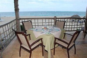 Terrace/patio - Holiday Village (Puerto Plata)