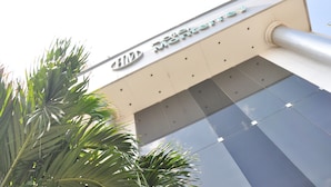 A building with a sign that reads "IM Hotel Monterrey." - Hotel Monterrey (Barranquilla)