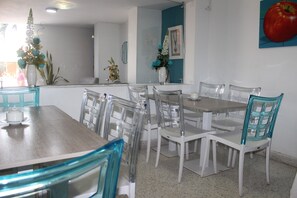 Desayuno continental incluido todos los días 