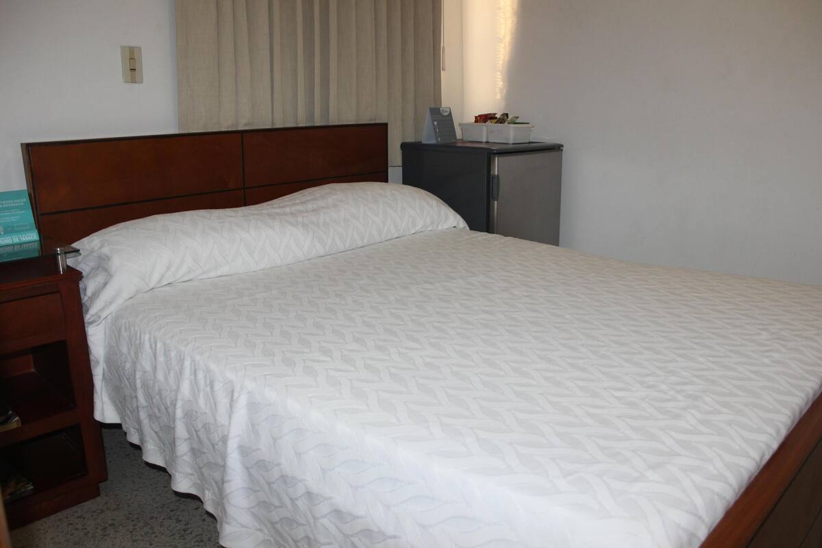Minibar, rollaway beds (surcharge), WiFi (free), bed sheets