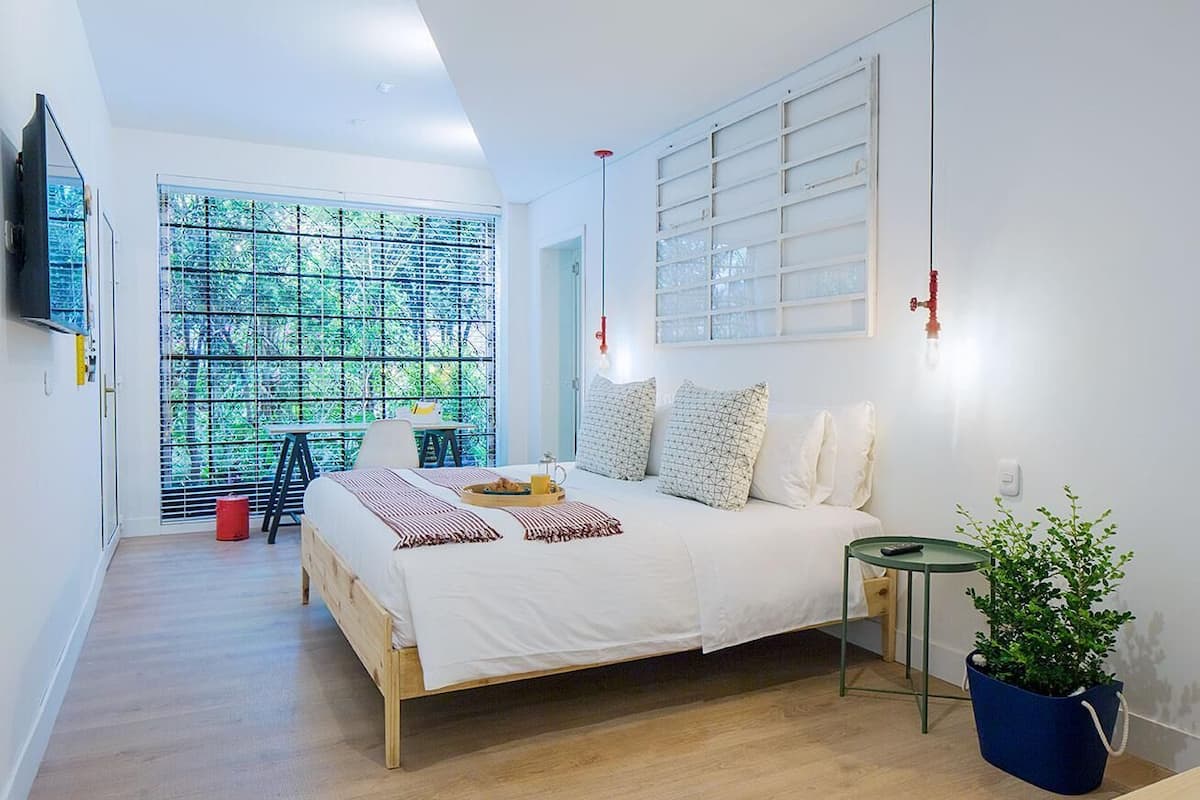 1 bedroom, premium bedding, in-room safe, desk