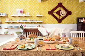 Free daily buffet breakfast - Casa Legado (Bogotá)