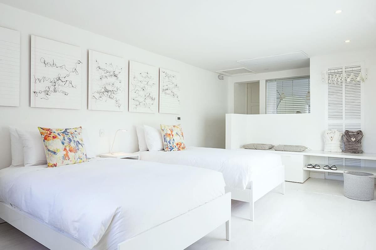 1 bedroom, premium bedding, in-room safe, desk