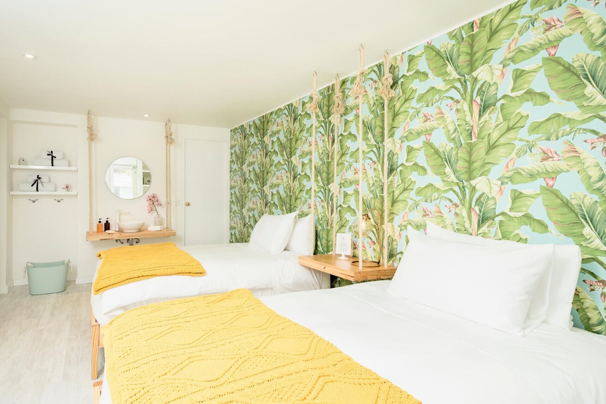1 bedroom, premium bedding, in-room safe, desk
