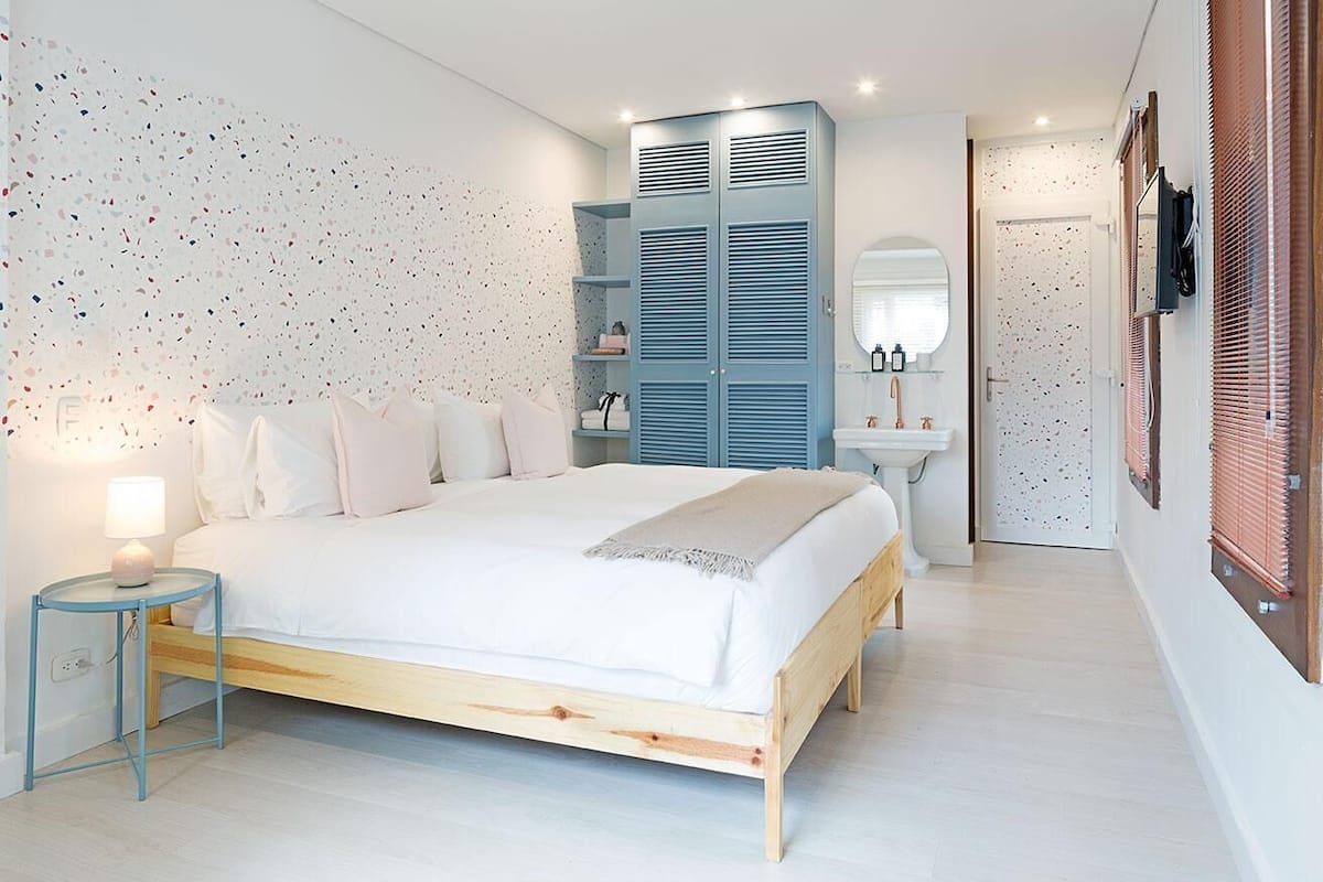1 bedroom, premium bedding, in-room safe, desk