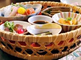 Comida y bebida